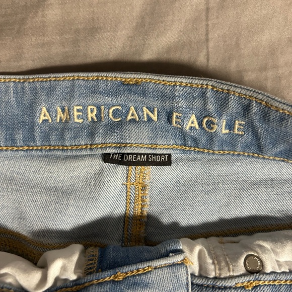 American Eagle Outfitters Midi Light Blue Distressed Jean Shorts Size 8 - Picture 2 of 5